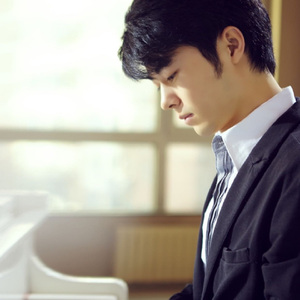 骚逼被无情中出
